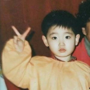 电视剧演员吃瓜视频播放,揭秘电视剧演员吃瓜幕后花絮